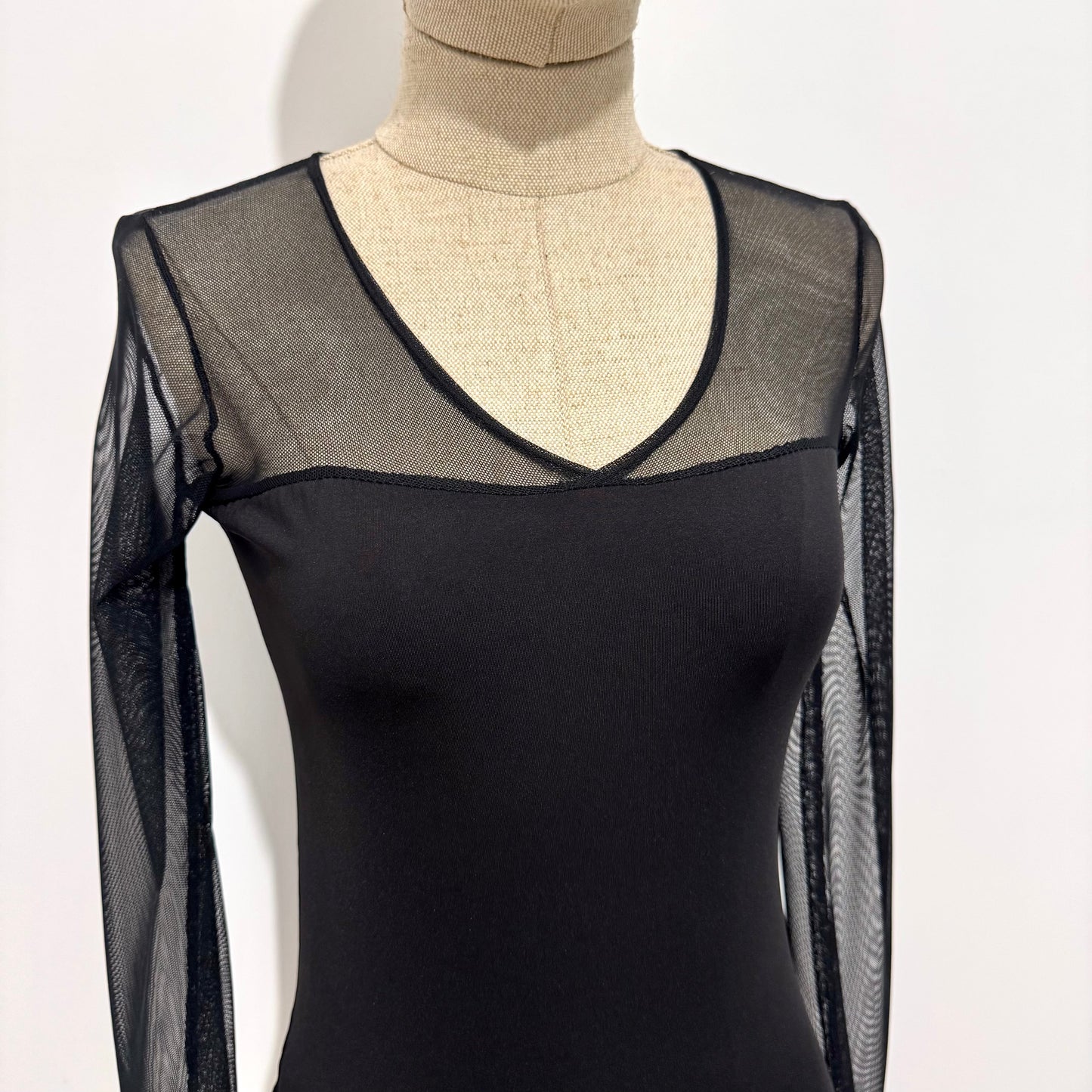Body manches en tulle col V