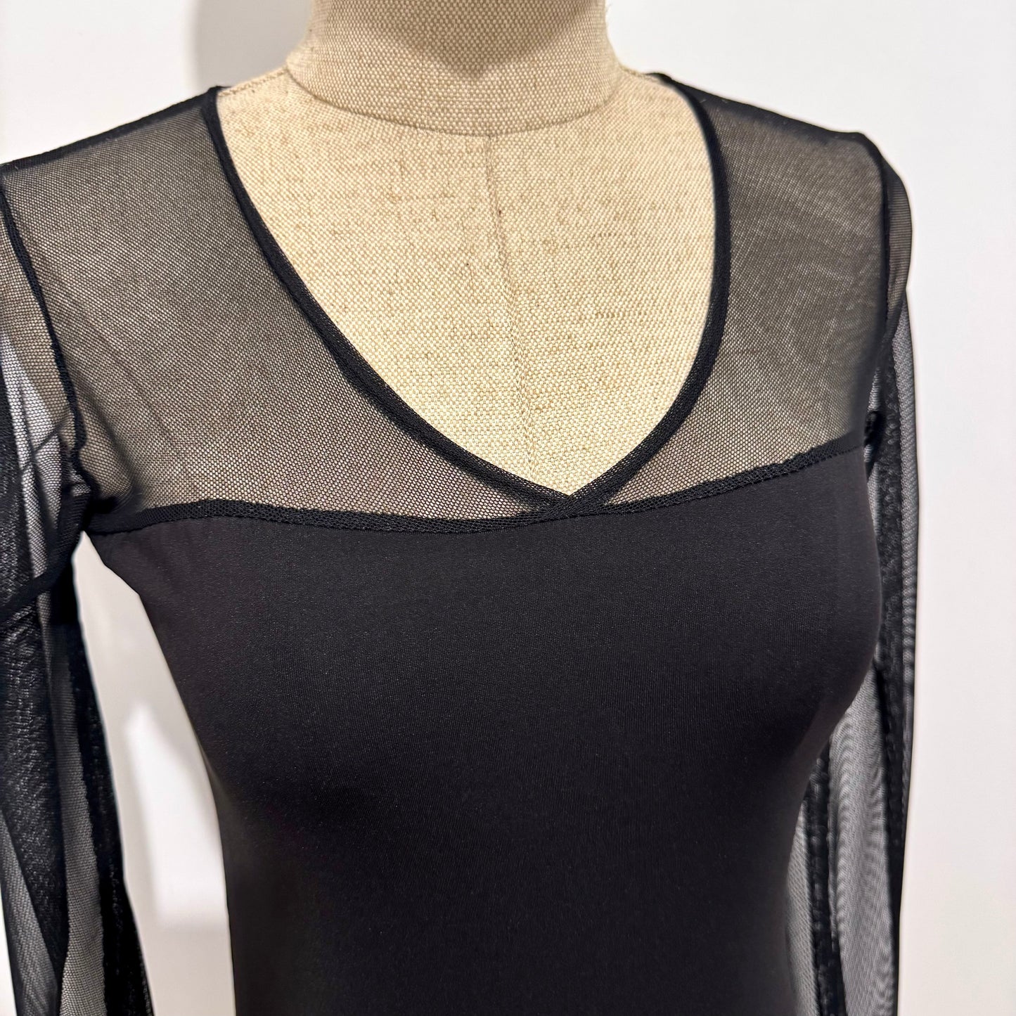 Body manches en tulle col V