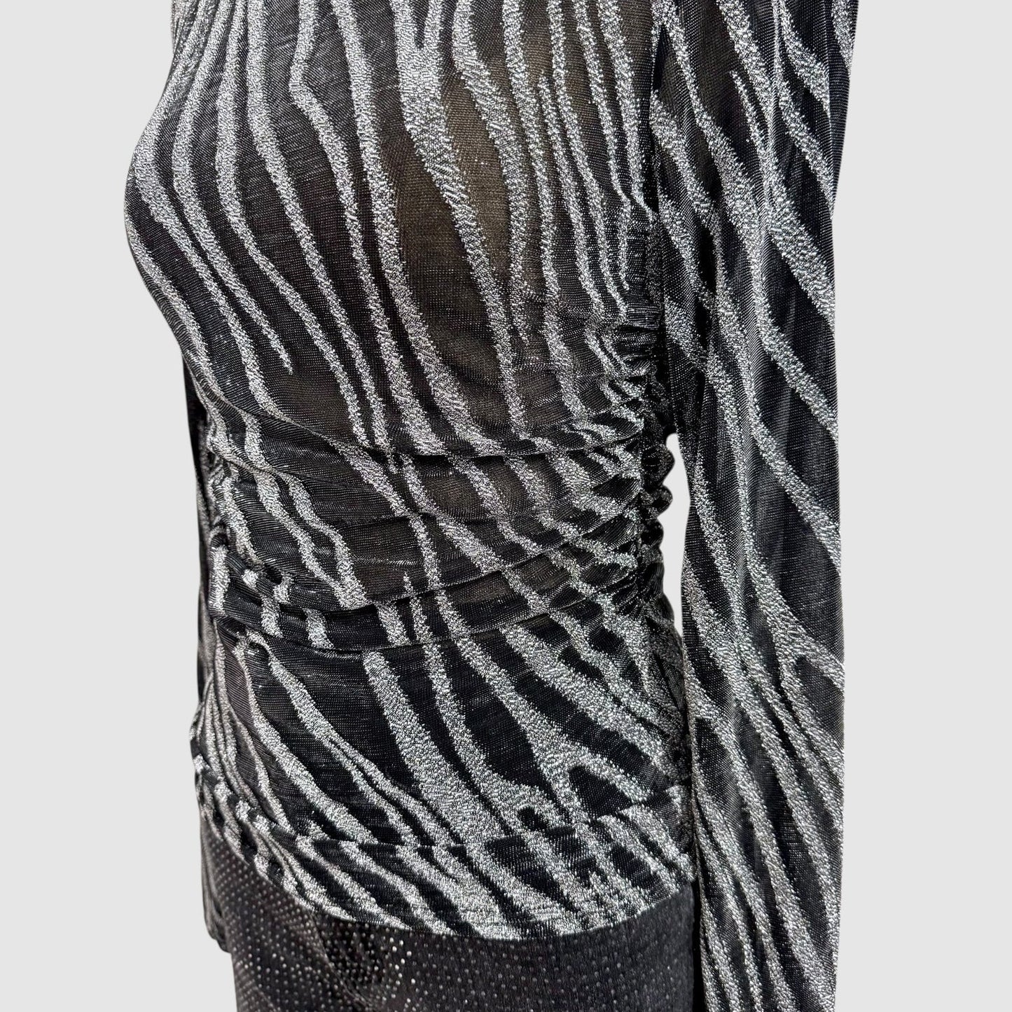 Top mesh zébré à fils métallisés – Col montant