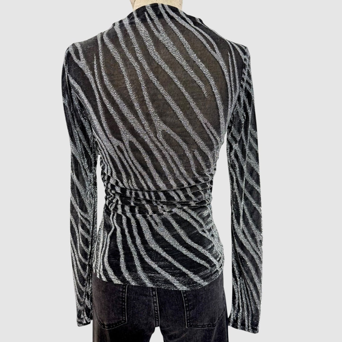 Top mesh zébré à fils métallisés – Col montant
